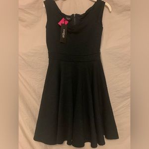 ✨💥⚡️ Bebe Sweetheart Neck  Ruched Front Shoulder Navy Blue mini Dress.